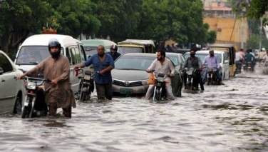بارش شدید و سیل در پاکستان 21 تن را به کام مرگ کشاند