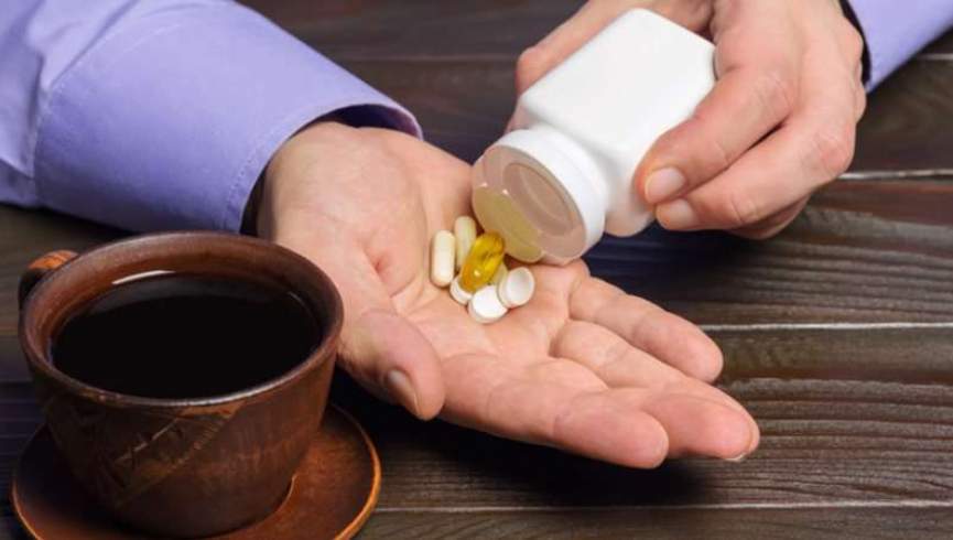 آیا می توان دواها را با قهوه خورد؟