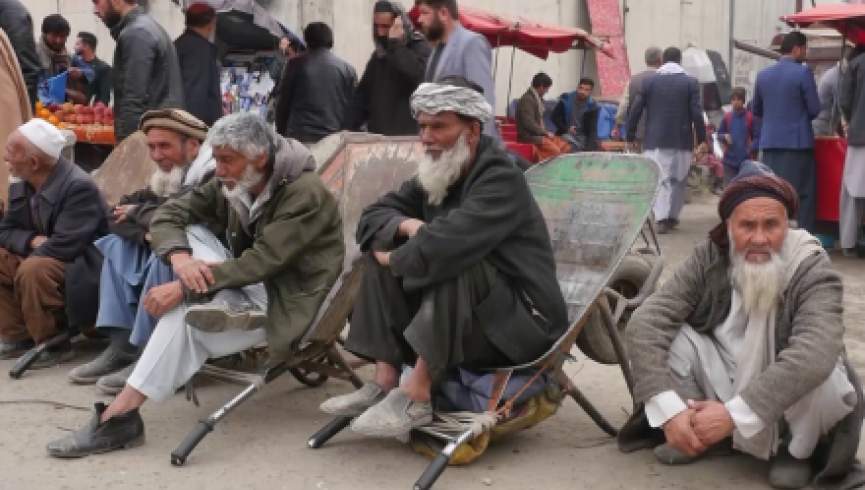 د امریکا د مرستو ځنډېدل؛ د افغانستان مېلیونونه خلک له بشري ناورین سره مخ دي