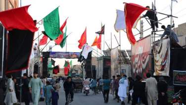 طالبانو د هرات ښار څخه حسیني بیرغونه راټول کړل