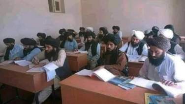 ۴۵ نیروی طالبان در غور پس از گذراندن دوره سوادآموزی سند فراغت گرفتند