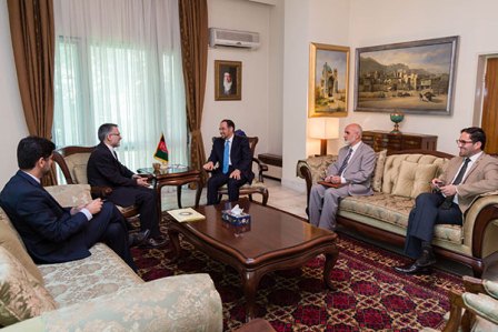 دیدار سفیر ایران با وزیر خارجه کشور در مورد حل مشکل قونسلگری هرات