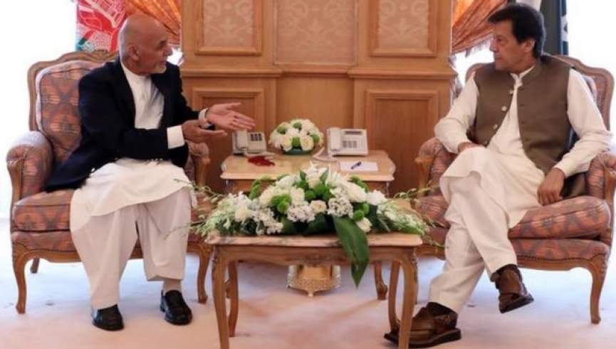 آگاهان سیاسی: غنی در سفرش به پاکستان به دنبال آرای مناطق تحت کنترول طالبان است