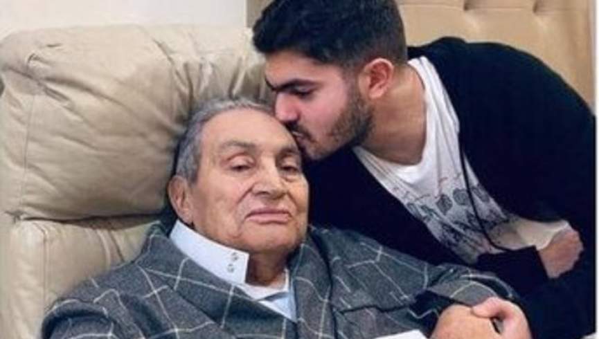 تصویر حسنی مبارک پس از ترخیص از شفاخانه