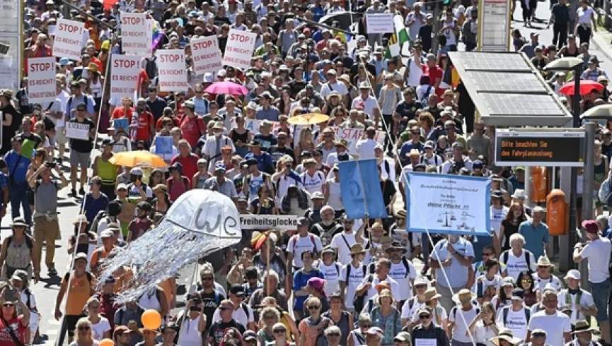 تجمع هزاران آلمانی در برلین در اعتراض به محدودیت های کرونایی