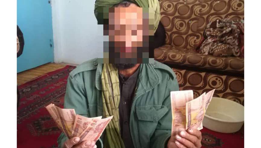 یک فرد با مقدارِ قابل ملاحظه‌ی "بانکنوت" جعلی در هرات دستگیر شد