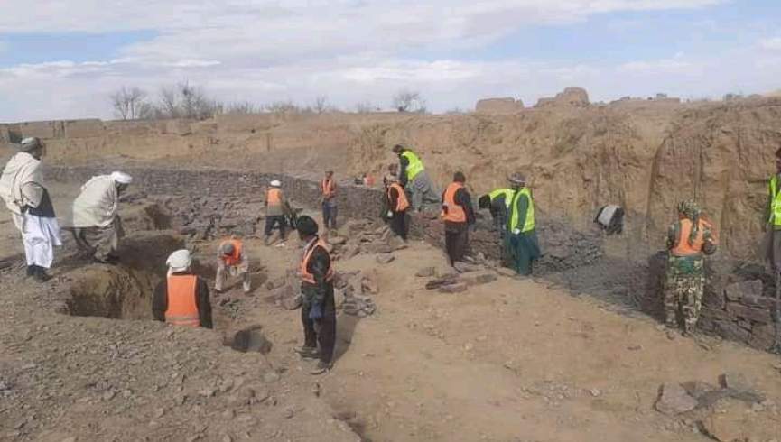 دیوار گابیونی در کشک و رباط سنگی هرات برای دفع خطرات ناشی از سیلاب ساخته می‌شود