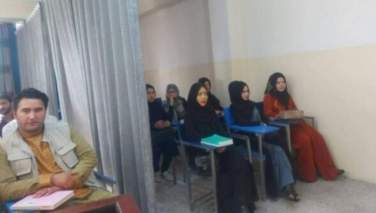 مجله دیپلمات: دانشجویان در افغانستان با چالش ادامه تحصیل مواجه اند
