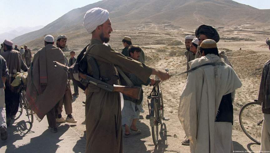 طالبان 3 مرد و زن را در دایکندی شلاق زدند