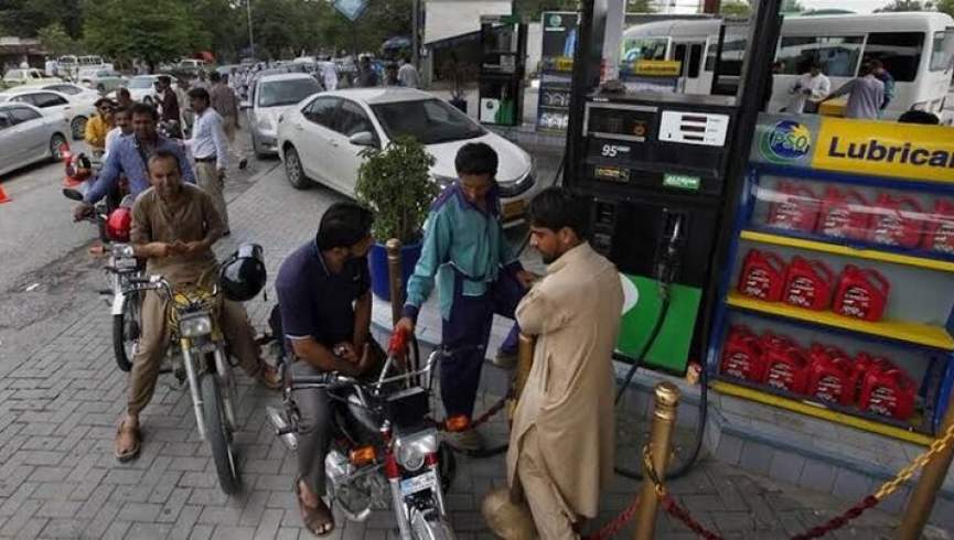 قیمت محصولات نفتی در پاکستان افزایش یافت