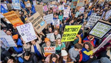 اعتصاب هزاران داکتر در انگلستان