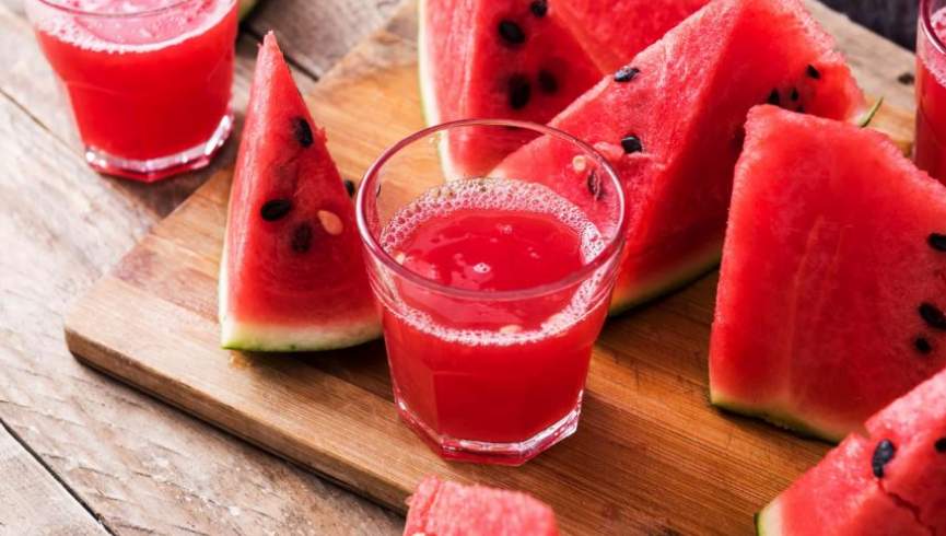 با شش خاصیت شگفت انگیز آب تربوز آشنا شوید