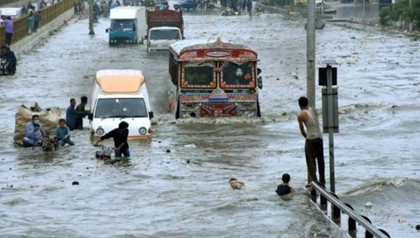 مرگ بیش از ۳۰۰ تن بر اثر بارش باران های سیل آسا در هند