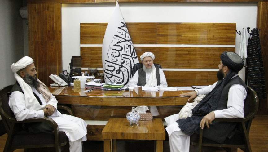 عبدالسلام حنفی: علما برای حفظ نظام طالبانی تلاش کنند