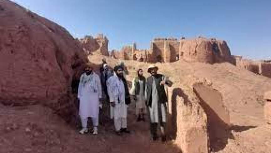 بامیانو کې د ضحاک ښار د بیارغونې چارې پیل شوې
