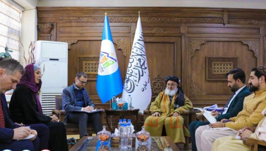 سرپرست وزارت اقتصاد طالبان با نماینده اتحادیه اروپا دیدار کرد