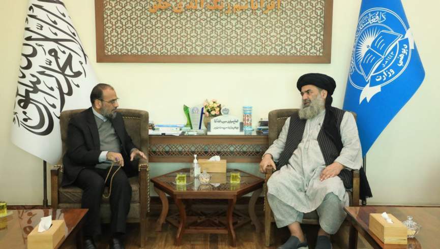 سرپرست وزارت معارف طالبان با معاون سفارت ایران دیدار کرد