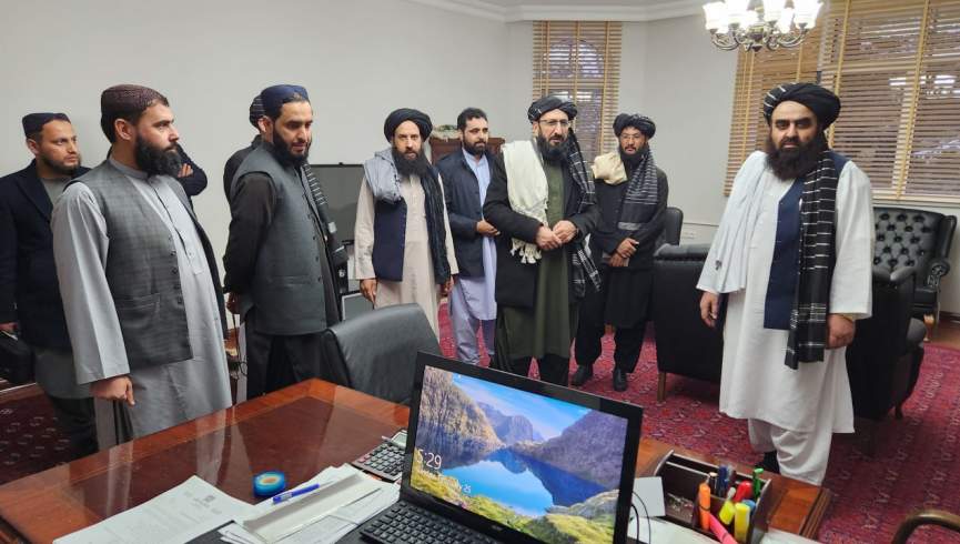 سرپرست وزارت خارجه طالبان از سفارت افغانستان مقیم عشق آباد دیدن کرد