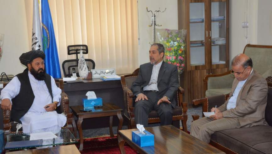 گروه طالبان خواهان جلوگیری از اخراج مهاجرین افغان از ایران شدند