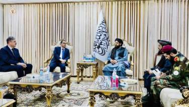 سرپرست وزارت دفاع گروه طالبان با سفیر آذربايجان دیدار کرد