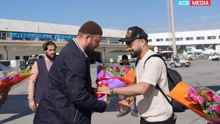 د کرکټ ستوزی راشد خان څلور کاله وروسته افغانستان ته ستون شو