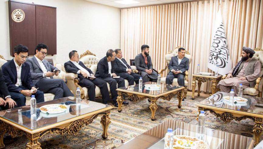 سرپرست وزارت دفاع طالبان با هیات اندونیزیایی دیدار کرد