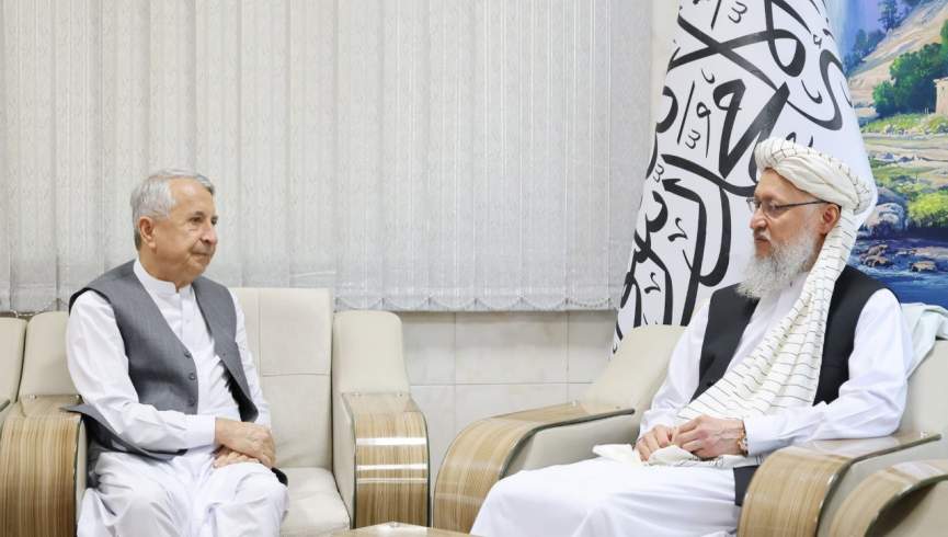 معاون اداری گروه طالبان با رئیس بانک بین‌المللی افغانستان دیدار کرد