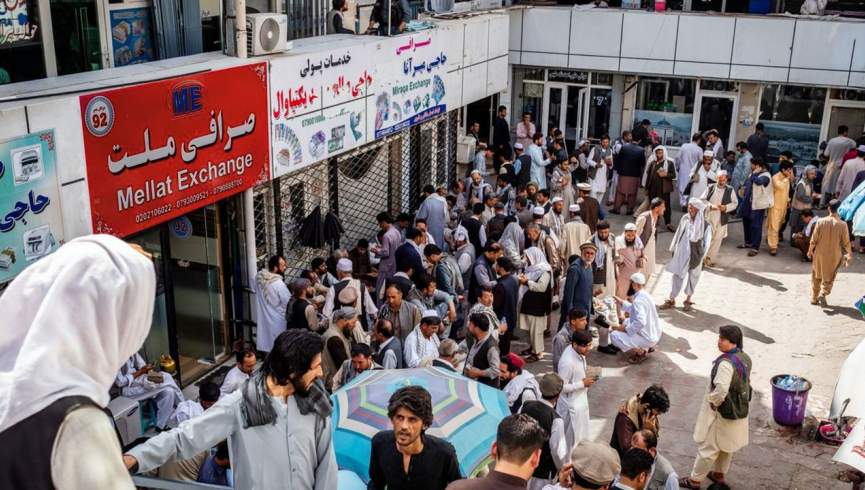 طالبان در هرات حدود 40 صراف را لت‌وکوب و بازداشت کردند