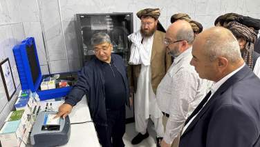 سرپرست وزارت زراعت طالبان از لابراتوار تجزیه و تحلیل خاک‌شناسی بخارا بازدید کرد