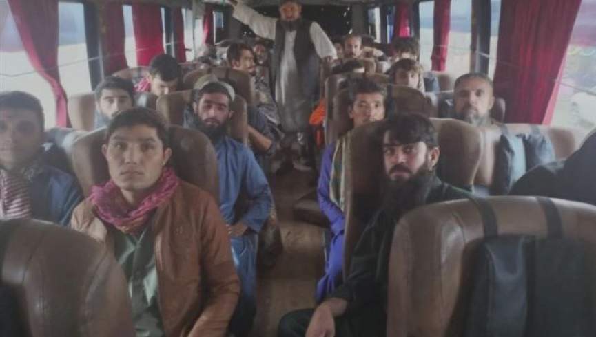 نږدې ۳۰۰ افغان بندیان له پاکستان څخه خوشې شول