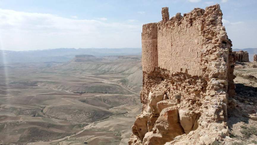 په بادغیس کې د غیرقانوني کیندنو او لرغونو اثارو د لټون په تور درې کسان نیول شوي