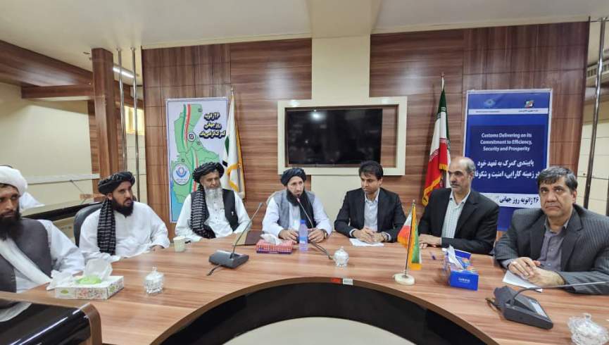 طالبان در دیدار با مقامات ایرانی: تیل‌های غیرقانونی از ایران توسط موترهای باربری وارد افغانستان می‌شوند